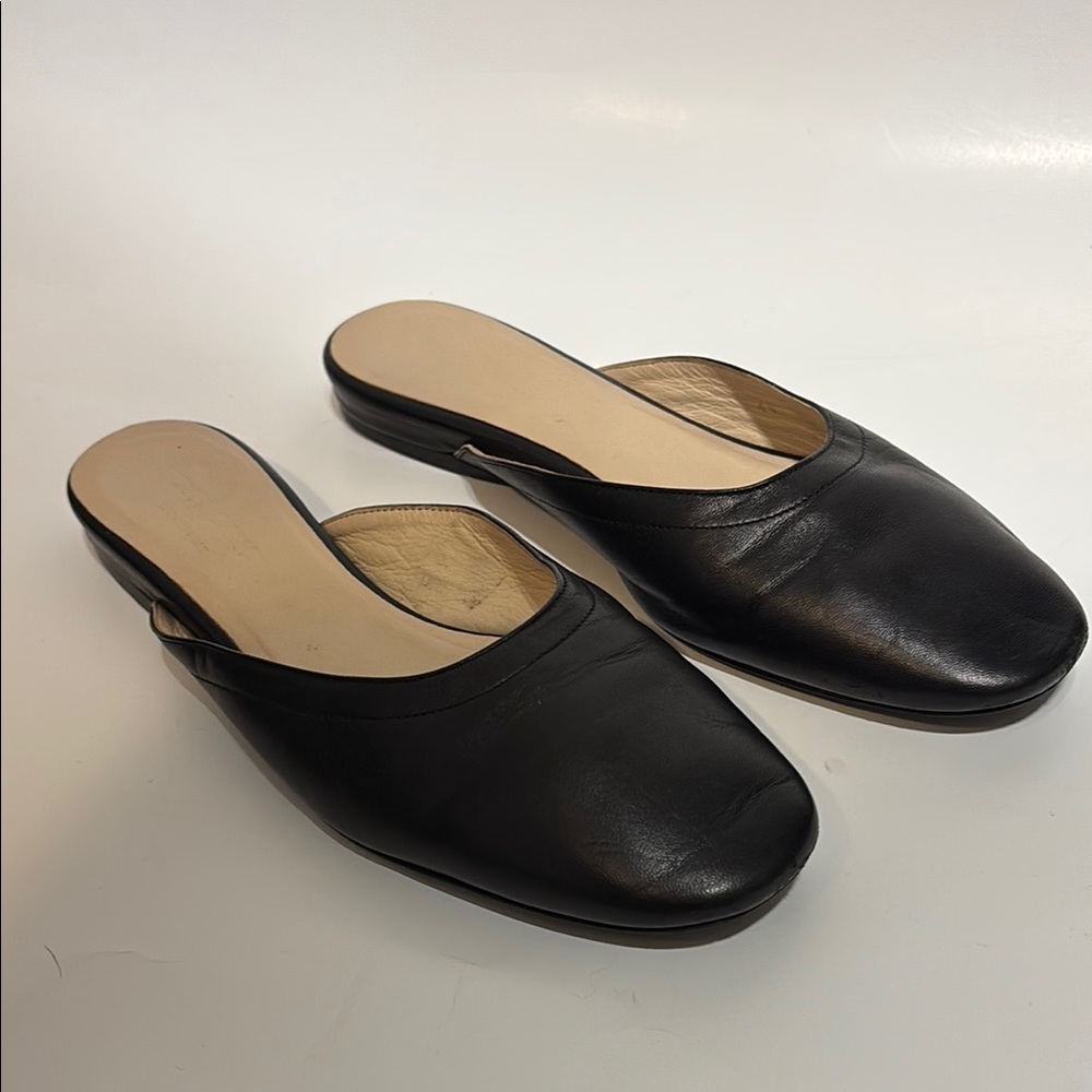 Everlane Black Leather Slip-On Mules